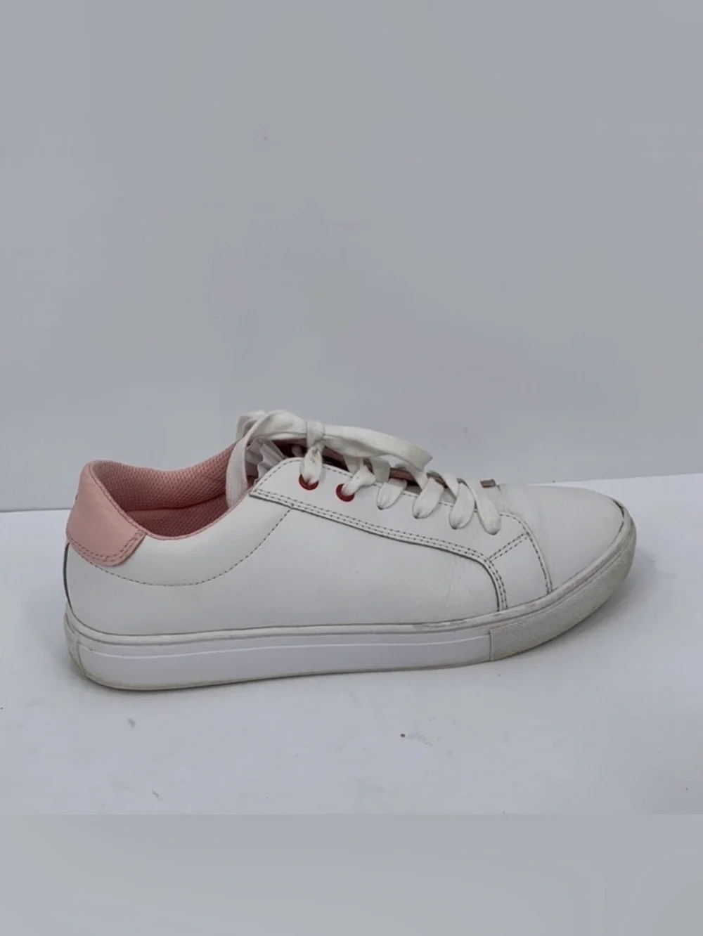 Red Fleece low top white leather sneakers tie shoe ruffle tongue women 9